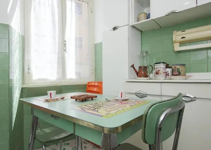 Welcome In 2 Bedroom In Rome- San Giovanni Appartamento Roma